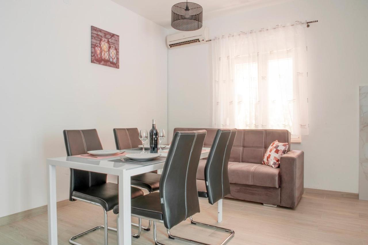 Apartmani Vudrag Traù Esterno foto