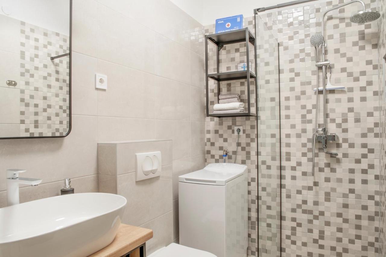 Apartmani Vudrag Traù Esterno foto