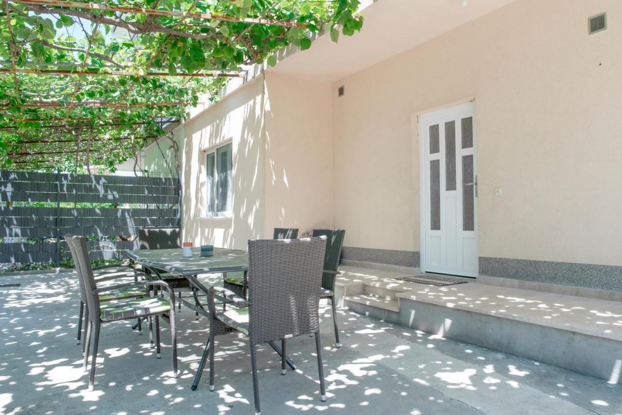Apartmani Vudrag Traù Esterno foto